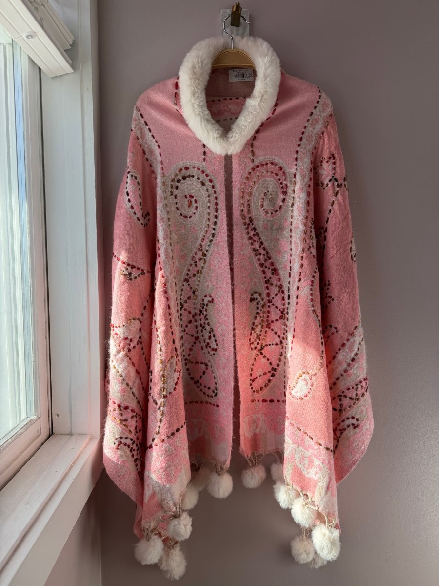 Pom Pom Poncho (1)ZiabirdTOPS