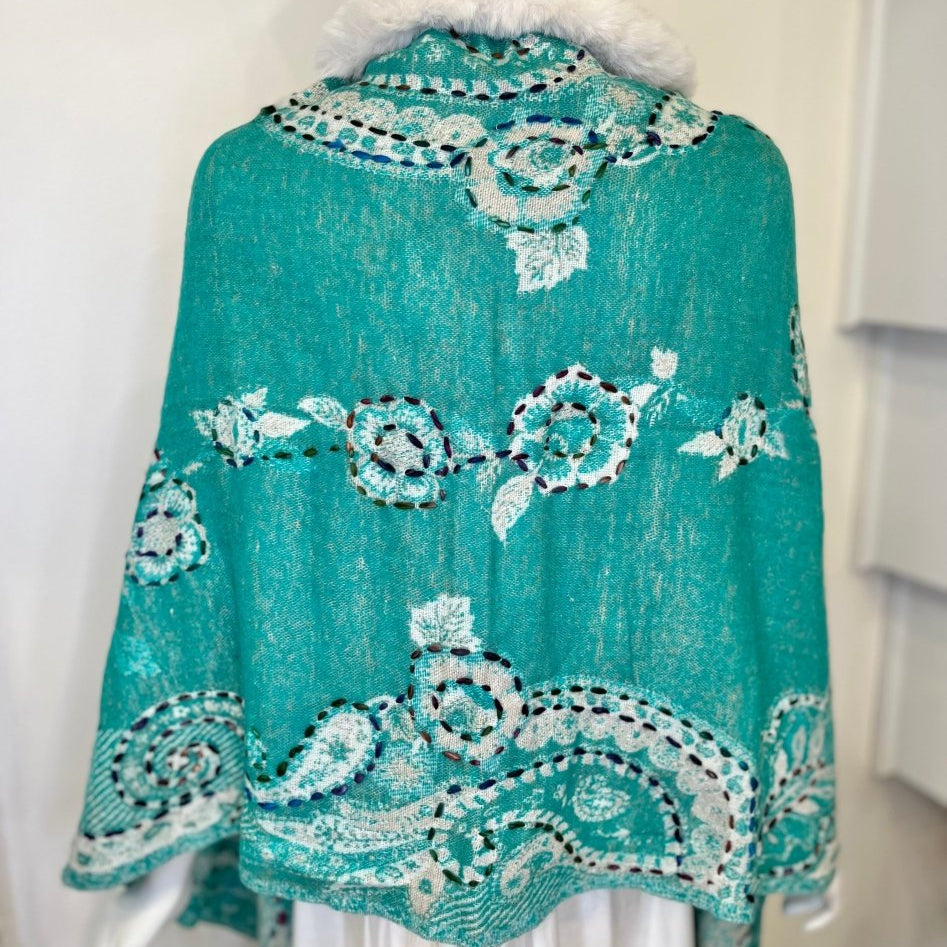 Pom Pom Poncho 3ZiabirdTOPS