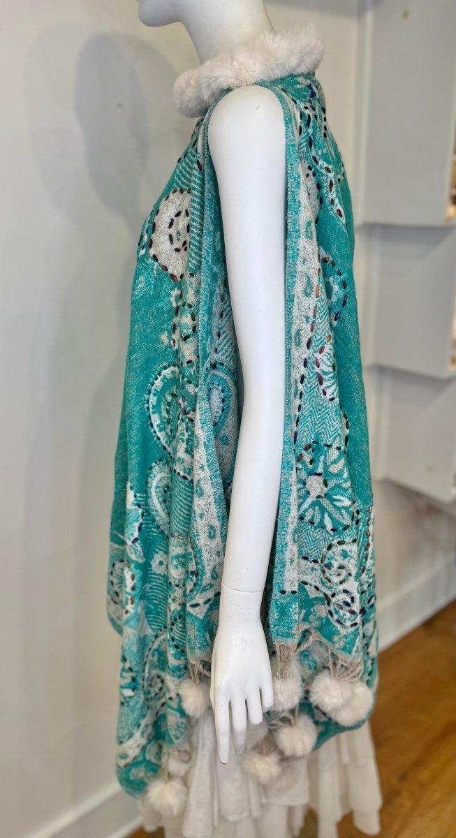 Pom Pom Poncho 3ZiabirdTOPS