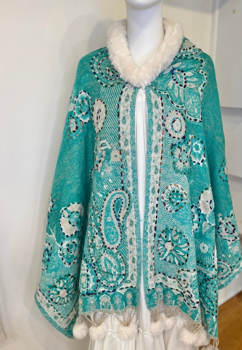 Pom Pom Poncho 3ZiabirdTOPS
