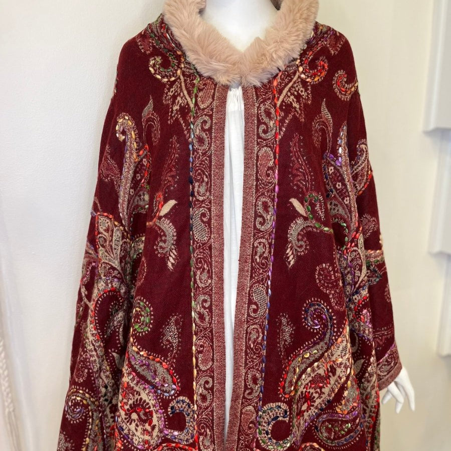 Pom Pom Poncho 4ZiabirdTOPS