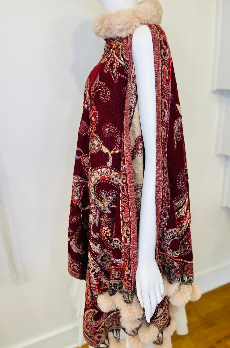 Pom Pom Poncho 4ZiabirdTOPS
