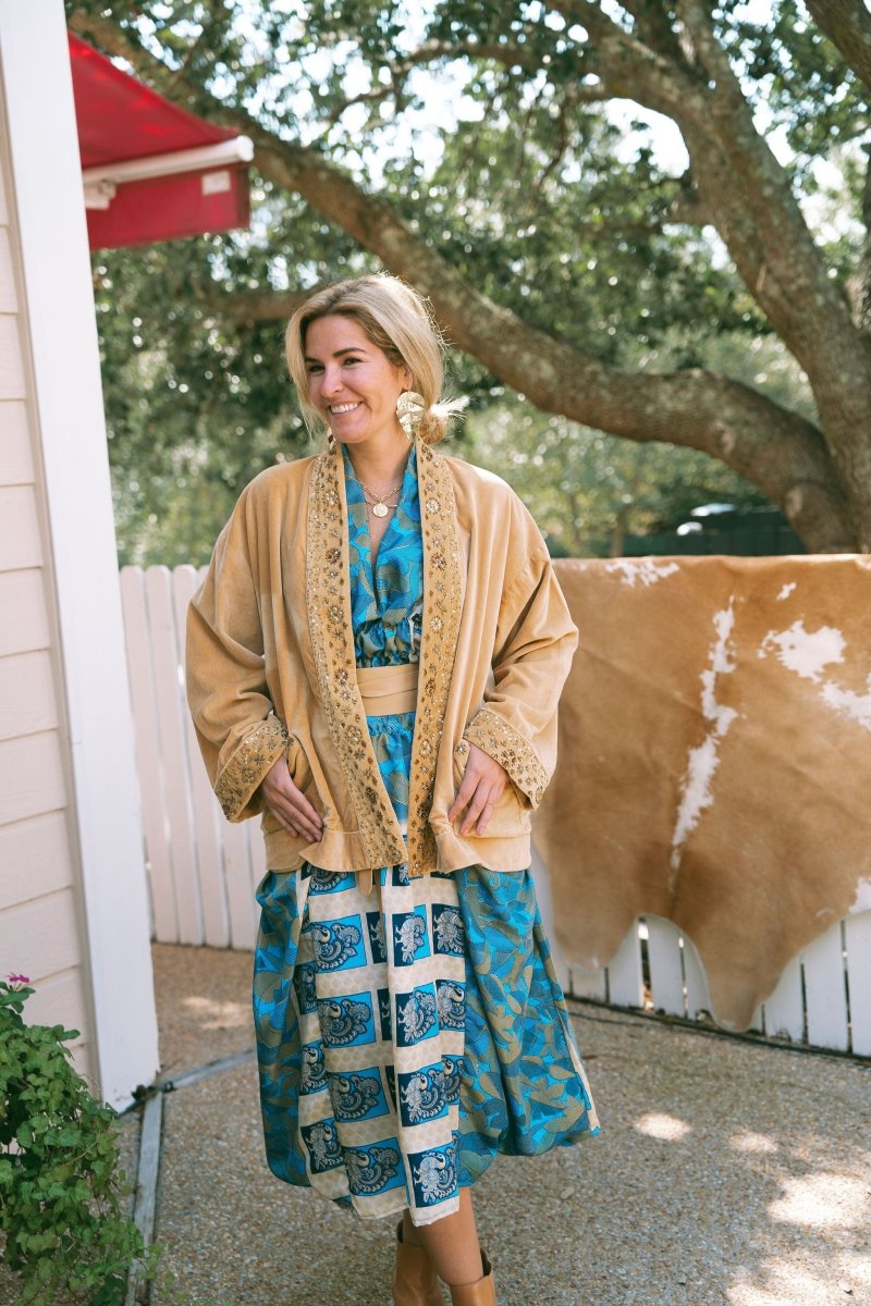 Proud Kimono in Golden Velvet with Sequins and BeadworkV.DE.VINSTERTOPS