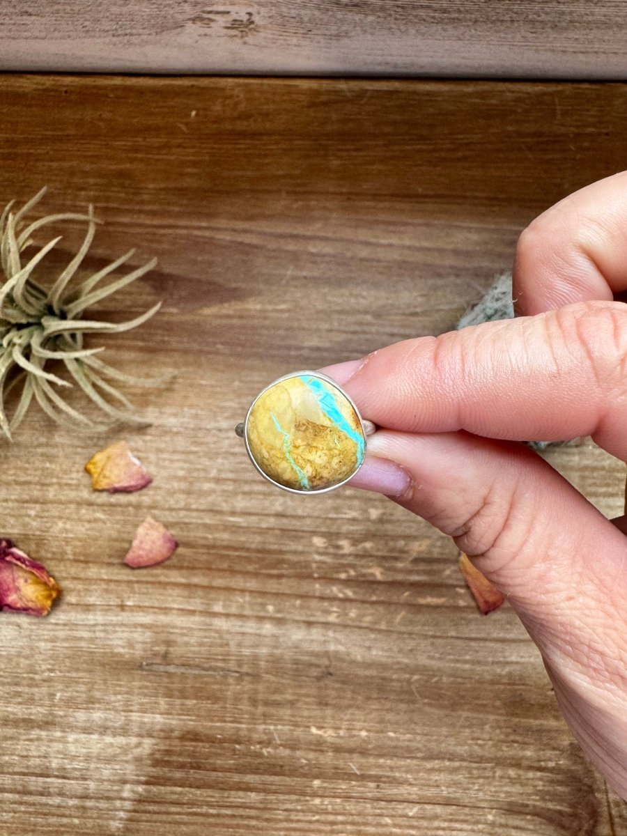 Ribbon Turquoise Ring – Size 8.5 – Sterling Silver (One of a Kind)The Bijoux FAB Jewelryring
