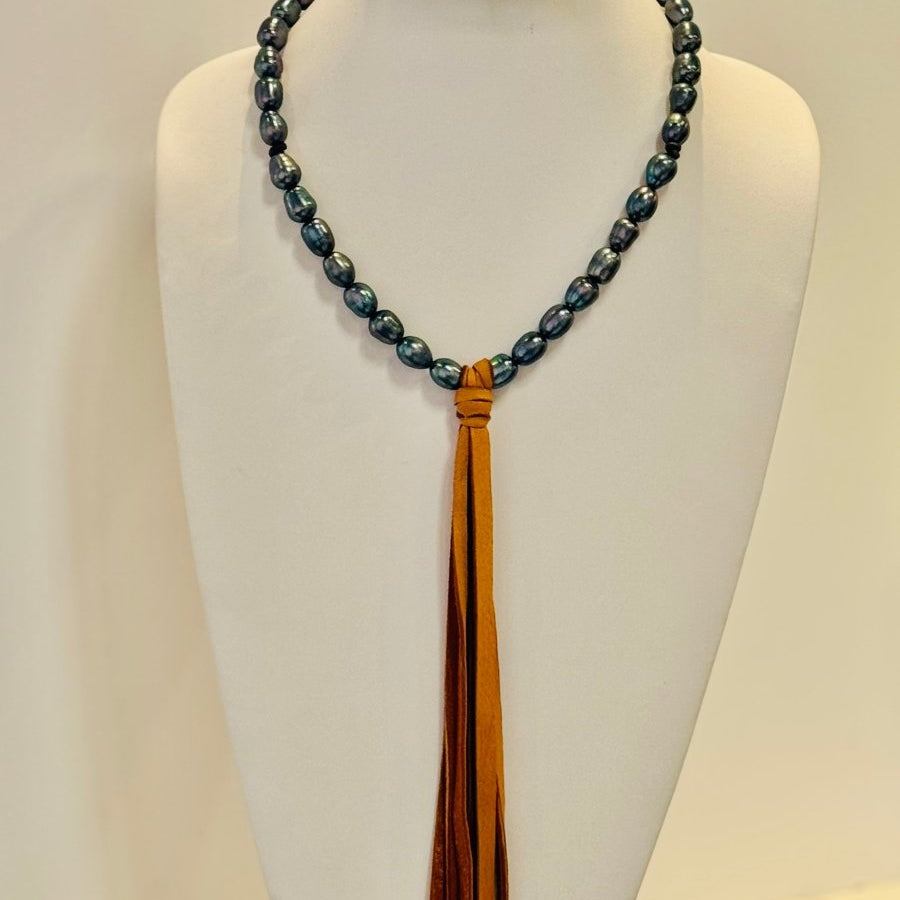 Small Surf and Turf: Pearls and Deer Hide Short NecklaceMelody Vintage JewelryNECKLACES