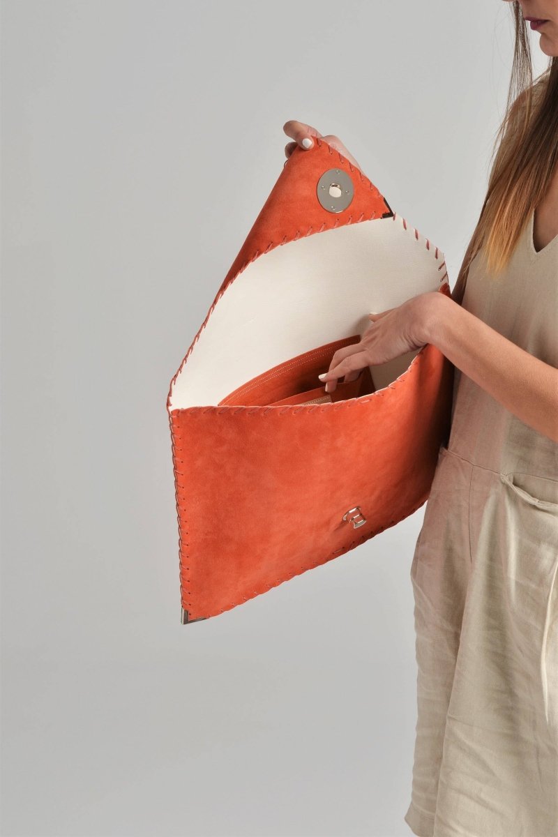 Symmetria soft cluth in coral: Gold / SmallANA KOUTSIBAGS