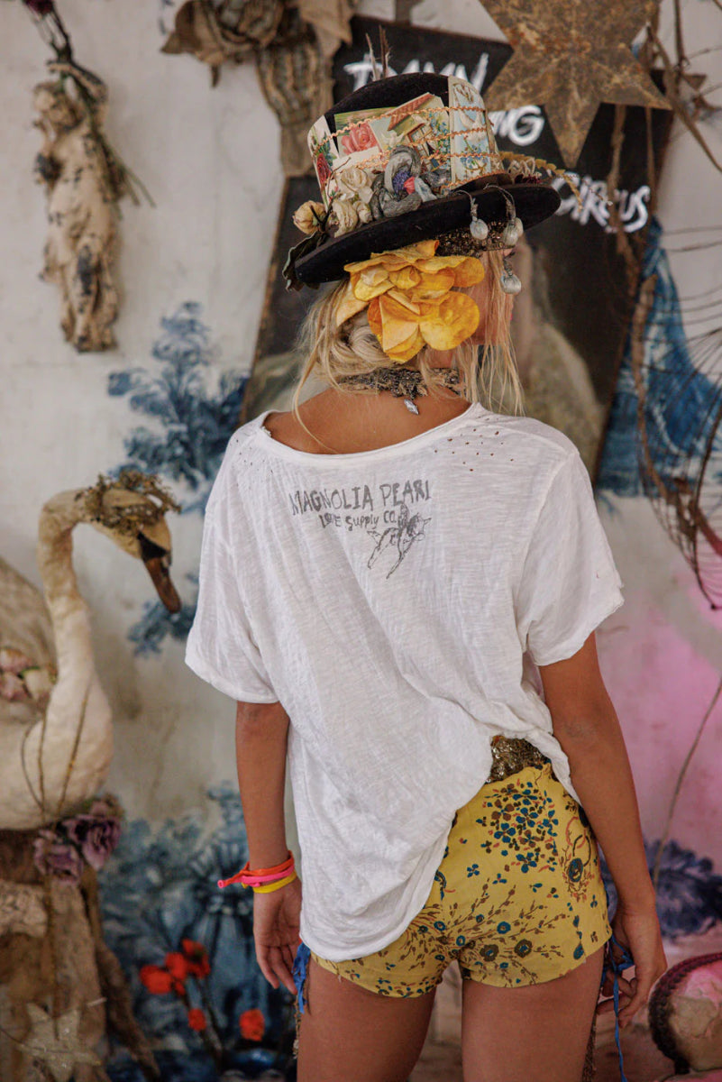 Top 2660 - Iris Tee - TrueMagnolia PearlTOPS