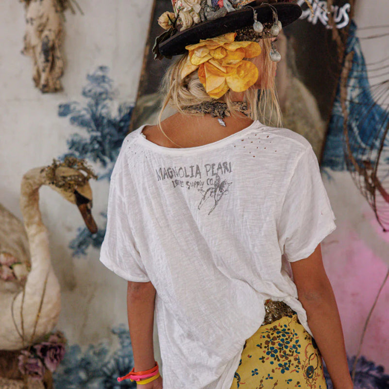 Top 2660 - Iris Tee - TrueMagnolia PearlTOPS