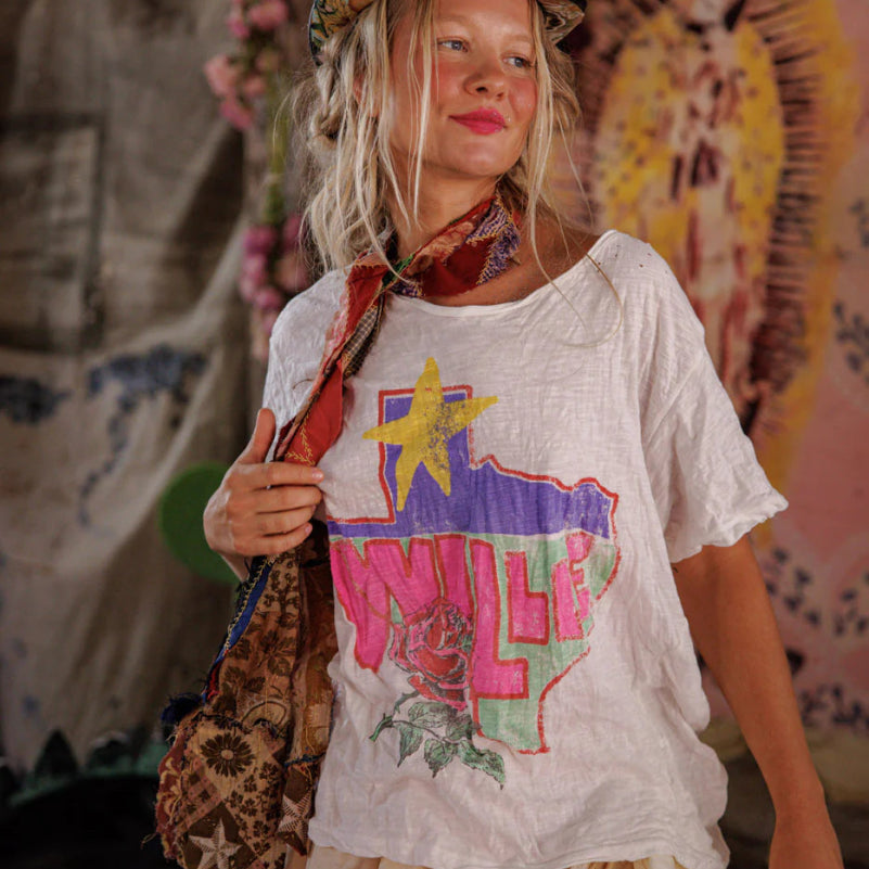 Top 2846 - Blue Eyes Willie Tee - TrueMagnolia PearlTOPS