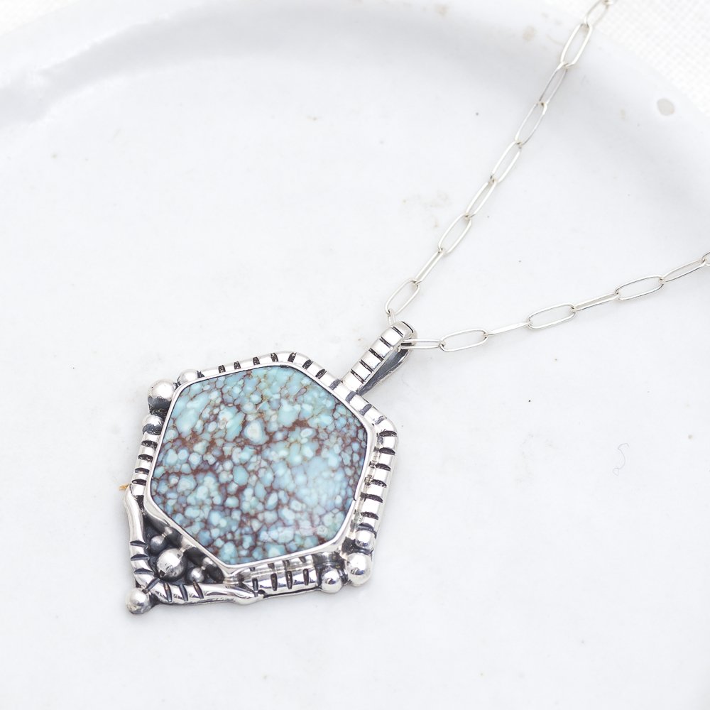Hexagonal Dunes Necklace ◇ Hubei TurquoiseMAHKANecklace