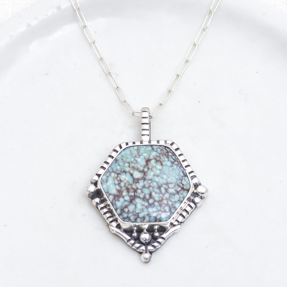 Hexagonal Dunes Necklace ◇ Hubei TurquoiseMAHKANecklace