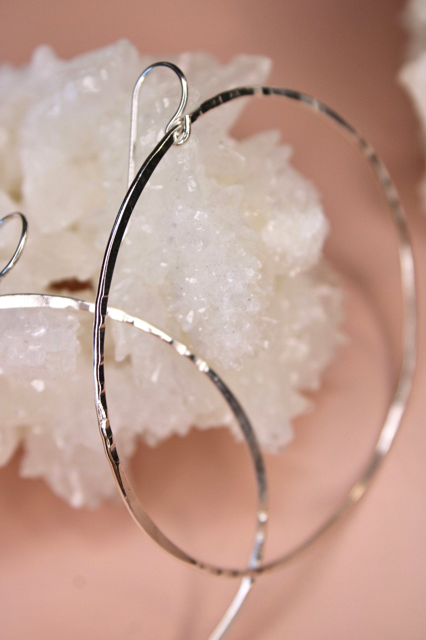 The Betsy Hoop- LargeKenda KistEarrings