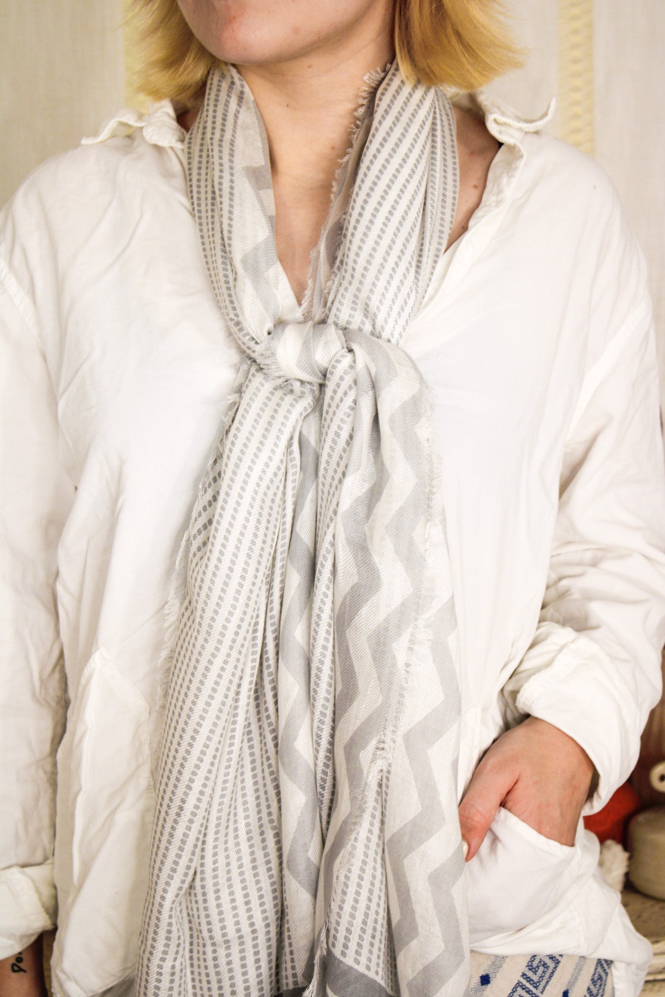 Zig Zag Scarf - GreyLuaScarf